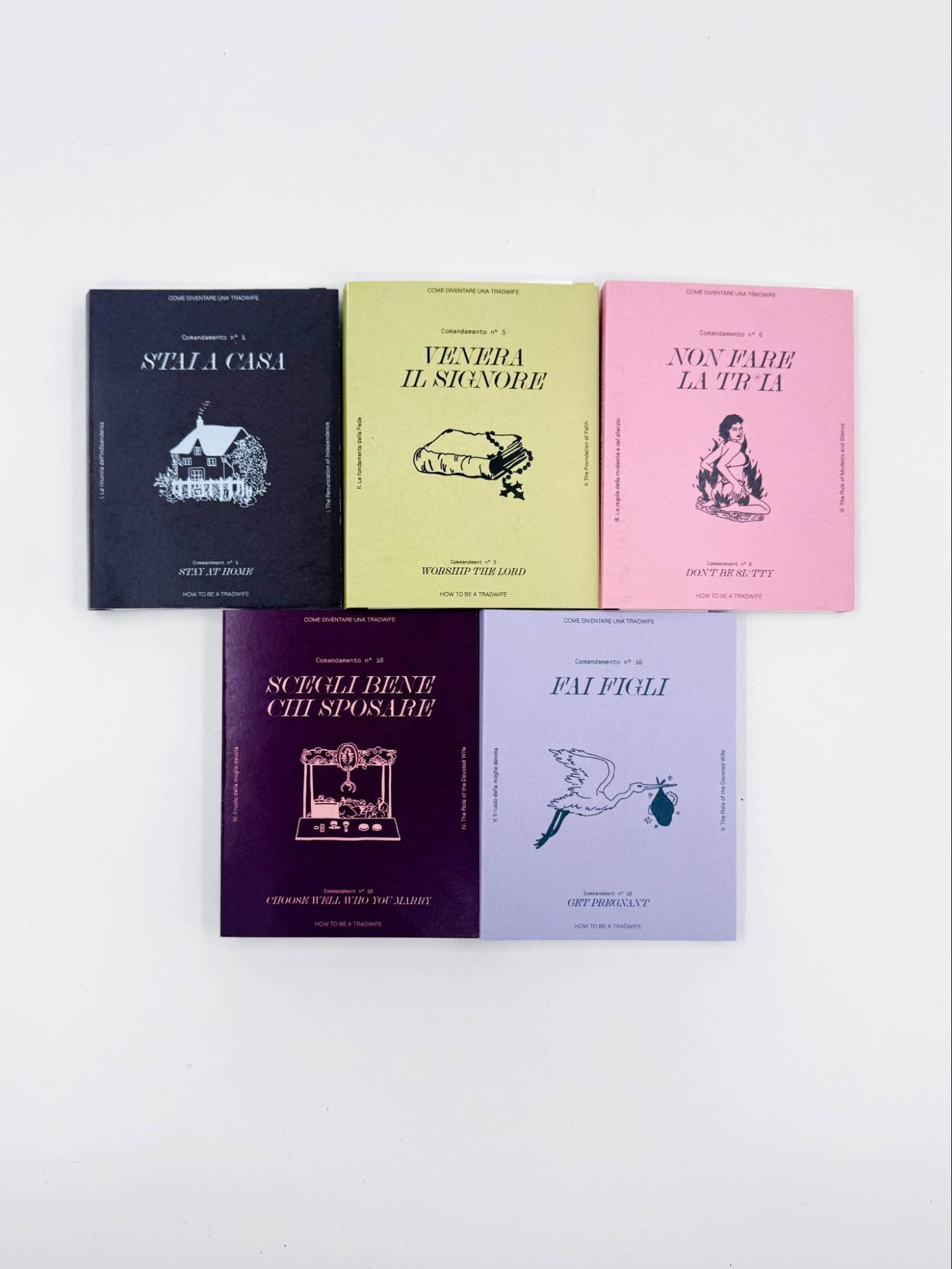 Overview delle copertine della serie “I Comandamenti” - prima di copertina e dorso. Ogni colore rappresenta una diversa dottrina